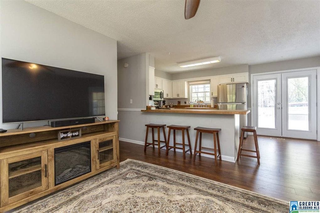 Building Photo - 707 Truss Ferry Rd