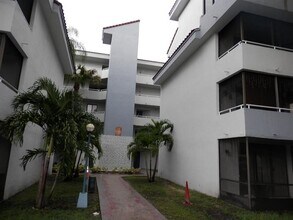 Building Photo - 8365 SW 152nd Ave