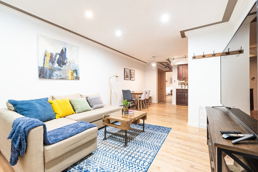 Building Photo - 74 69th St