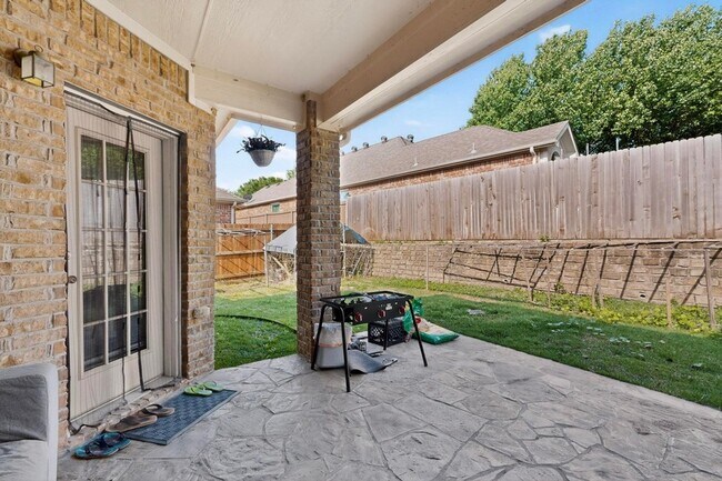Building Photo - 4933 Bacon Dr