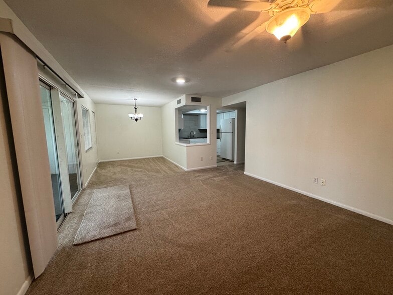 Building Photo - 568 Bahia Cir