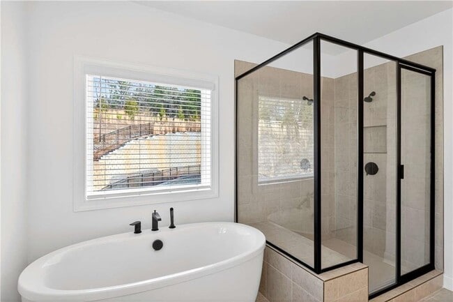 Building Photo - 395 Tillman Pass