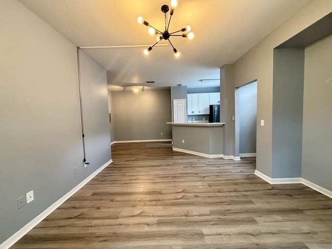Building Photo - 13703 Richmond Park Dr N