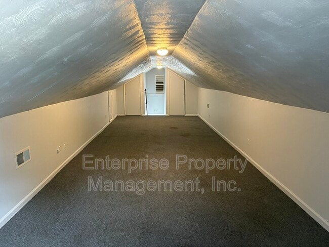 Building Photo - 2371 Parkway Pl