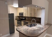 Building Photo - 2622 Riverside Dr