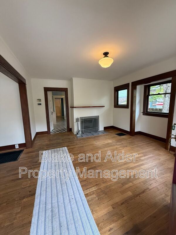 Building Photo - 7824 SE 11th Ave