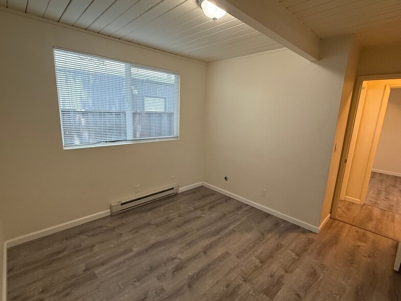 Building Photo - 834 Miller Ave