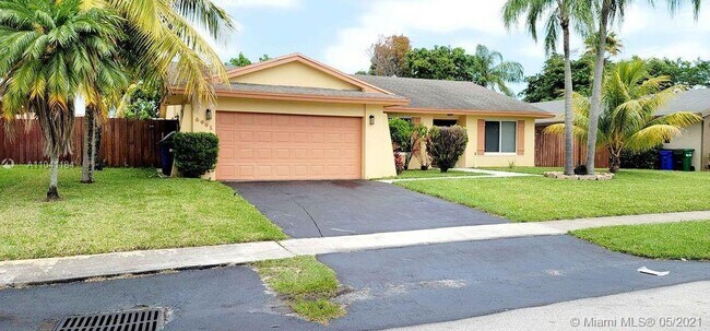 Building Photo - 6991 NW 20th Ct