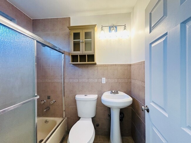 Building Photo - 7358 Balcom Ave