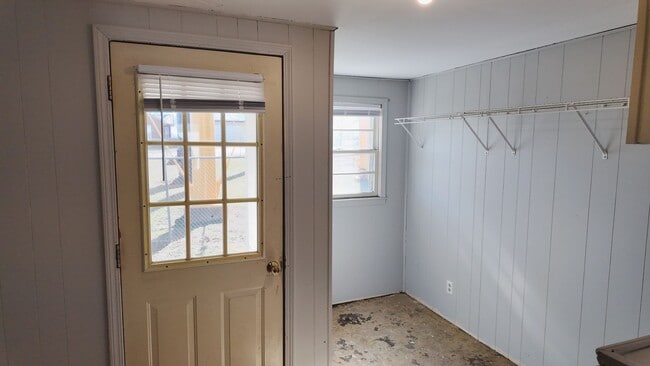 Building Photo - 310 E Jackson St