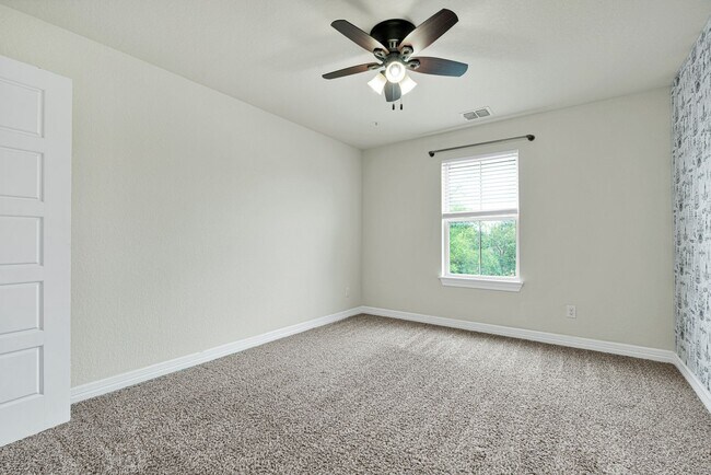 Building Photo - Spacious 5-Bedroom Beauty in Triana Neighborhood –  with Community Perks!