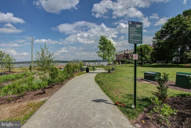 Building Photo - 1411 King St