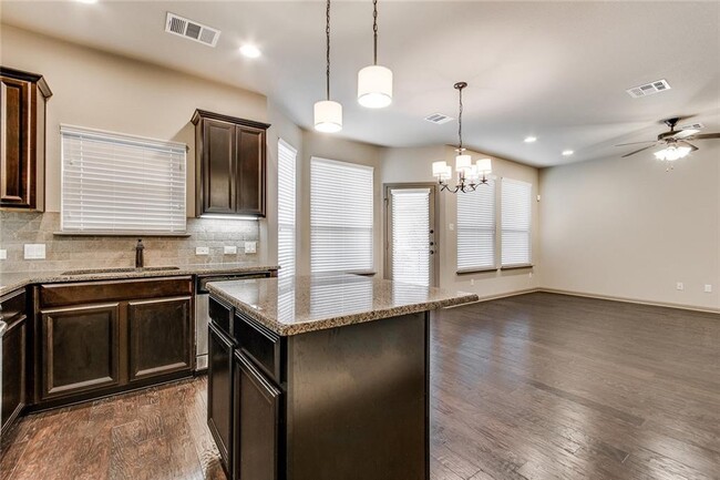 Building Photo - 10905 Vetters Ct