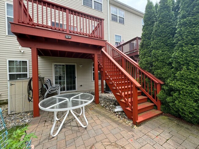 Building Photo - THREE BEDROOM TOWNHOUSE- East Penn Schools