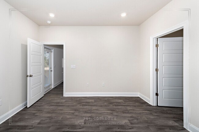 Building Photo - COMING SOON Newly Built 4 Bed 2 Bath Craftsman Home in Spanish Fort with Deck