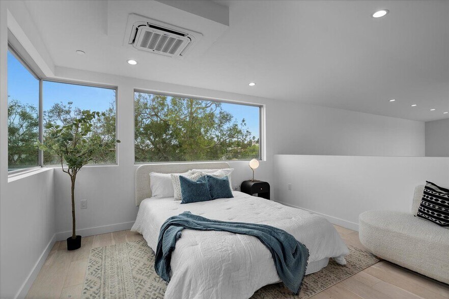 Building Photo - 541 Rose Ave