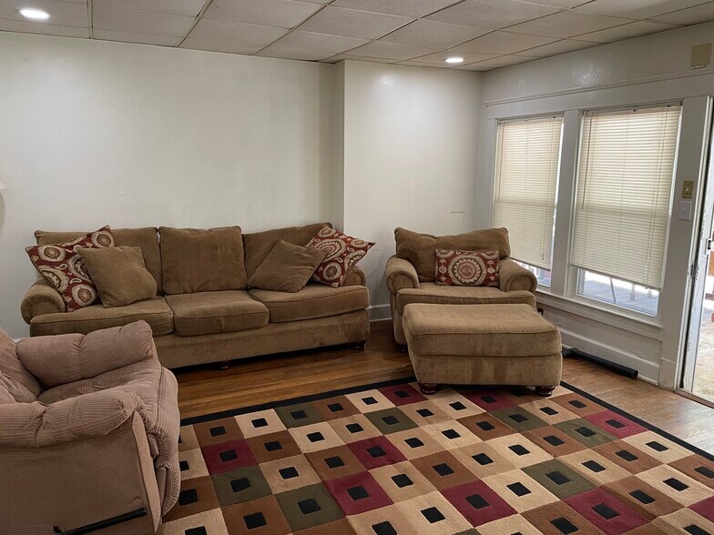 Living Room - 8 Park Pl