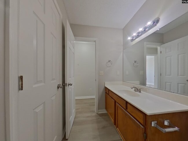 Building Photo - 13 Sutters Mill Ct