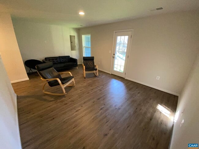 Building Photo - 277 Willowshire Ct