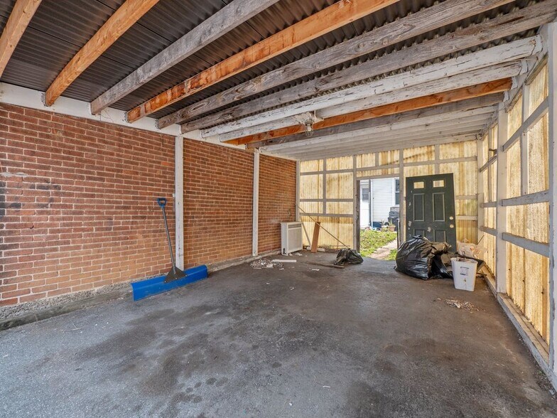 Building Photo - 222 N 13th St