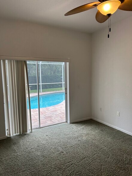 Private Unfurnished room - 4 Poppy Ct