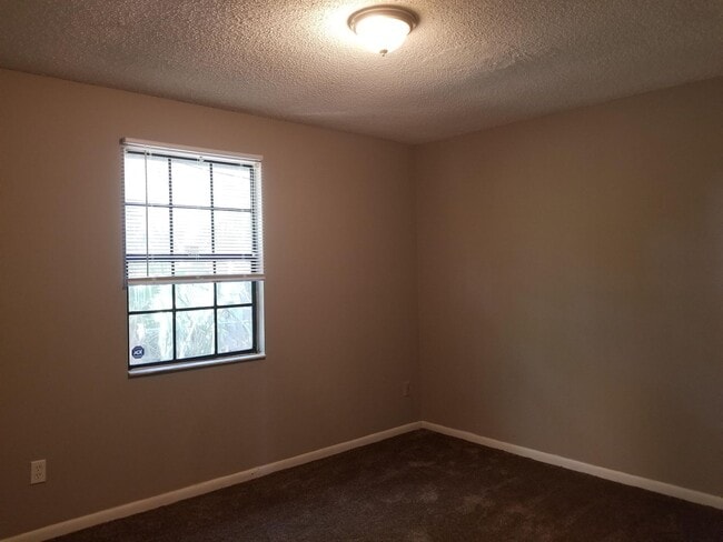 Building Photo - 7225 Buffalo Ave