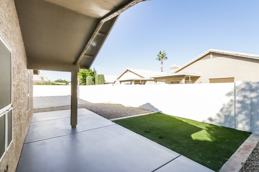 Building Photo - 118 W Tumbleweed Ct