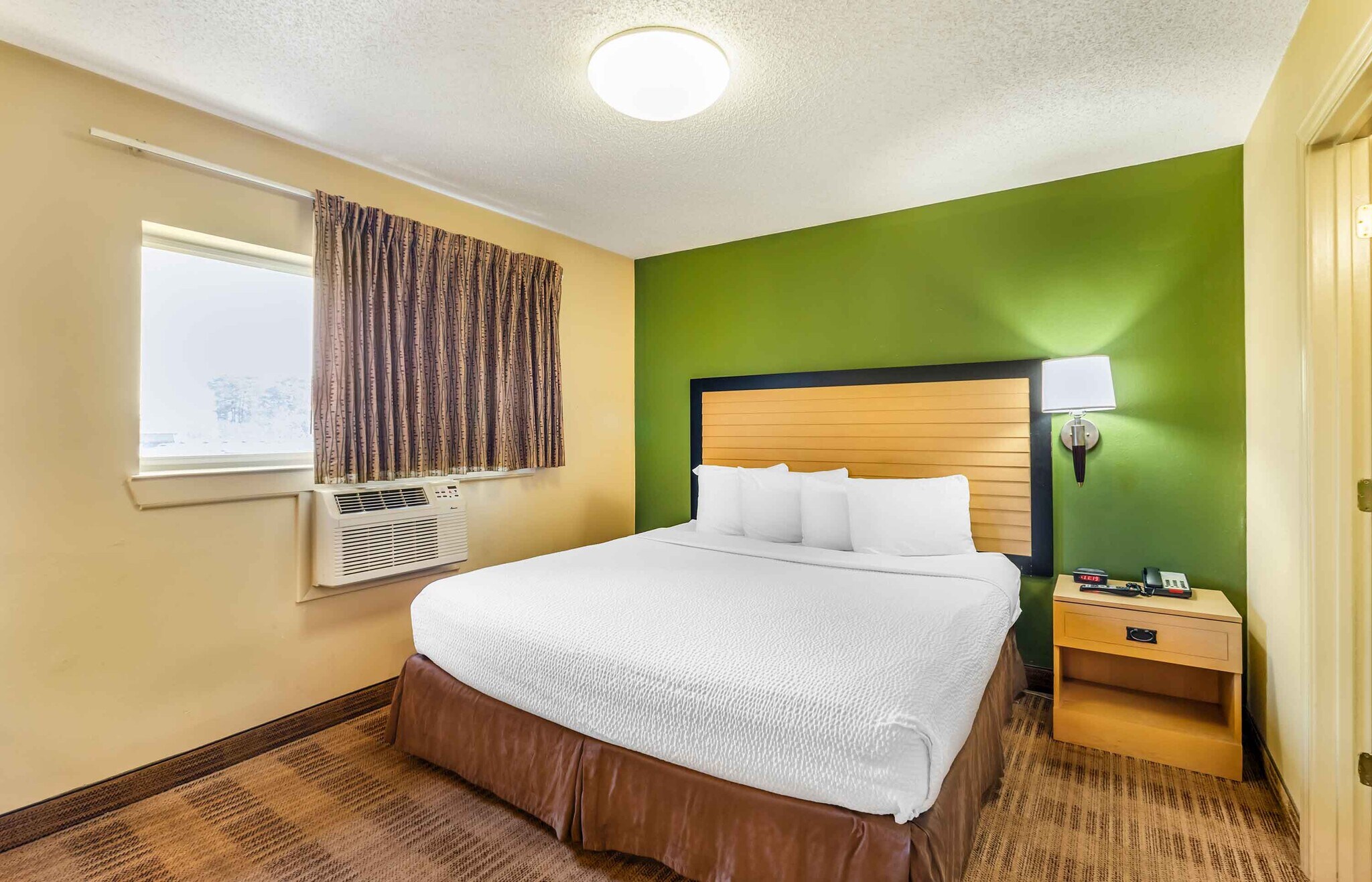 Building Photo - Furnished Studio-Chesapeake - Churchland Blvd.