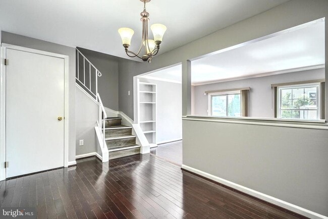 Building Photo - 9 Guinevere Ct