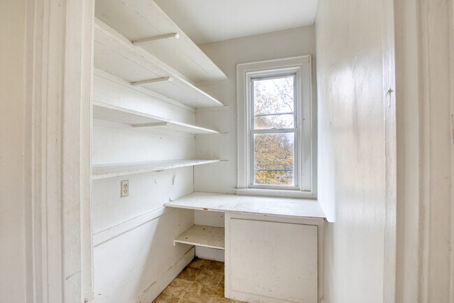 Building Photo - 429 New Britain Ave