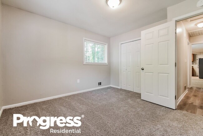 Building Photo - 4434 Lovridge Dr SW