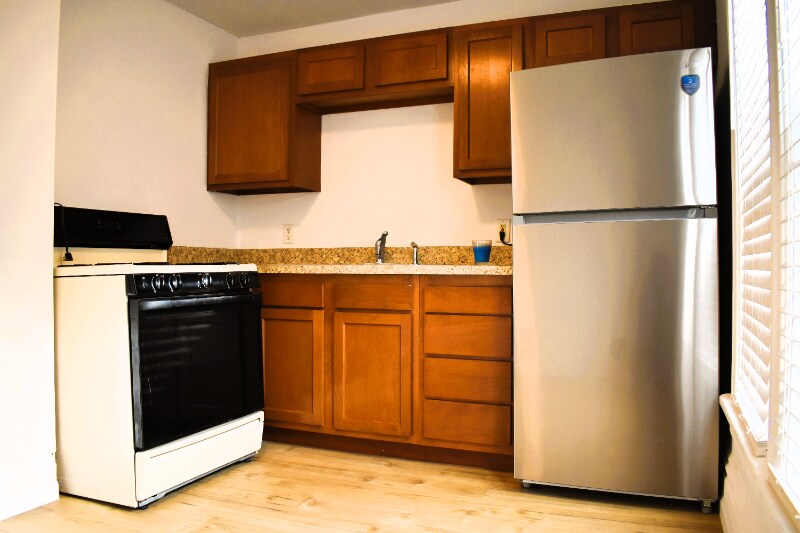 Building Photo - 6013 37th Ave