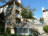 Building Photo - Remodeled and spacious 1 bedroom, 1 bathroom Condo in Downtown San Jose