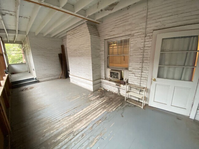 Building Photo - 1905 &amp; 1909 C, &amp; 1204 S 19th