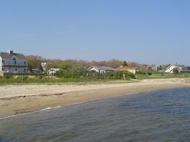 Building Photo - 11 Island View Ave