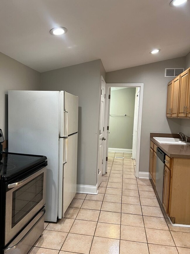 Building Photo - Welcome to this newly remodeled, single-fa...