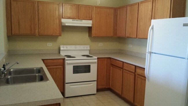 Building Photo - 1 Bedroom 1 Bath Condo!