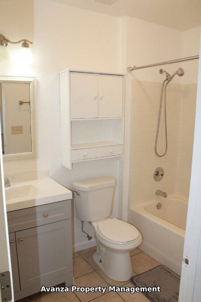 Building Photo - Home for Rent 3 Bed/2 Bath - 1,346 Sq Ft. Rent: $2,095/month Deposit: $2,195