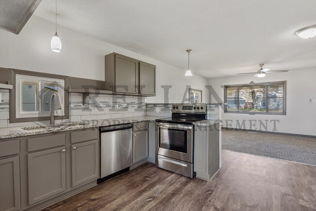 Building Photo - 125 Grover Ave