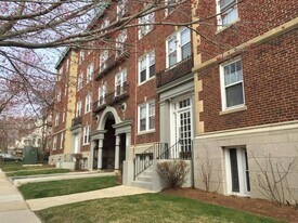 Building Photo - 154 Summer St