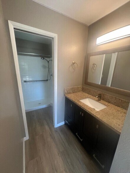 Building Photo - 3421 Serpentine Dr