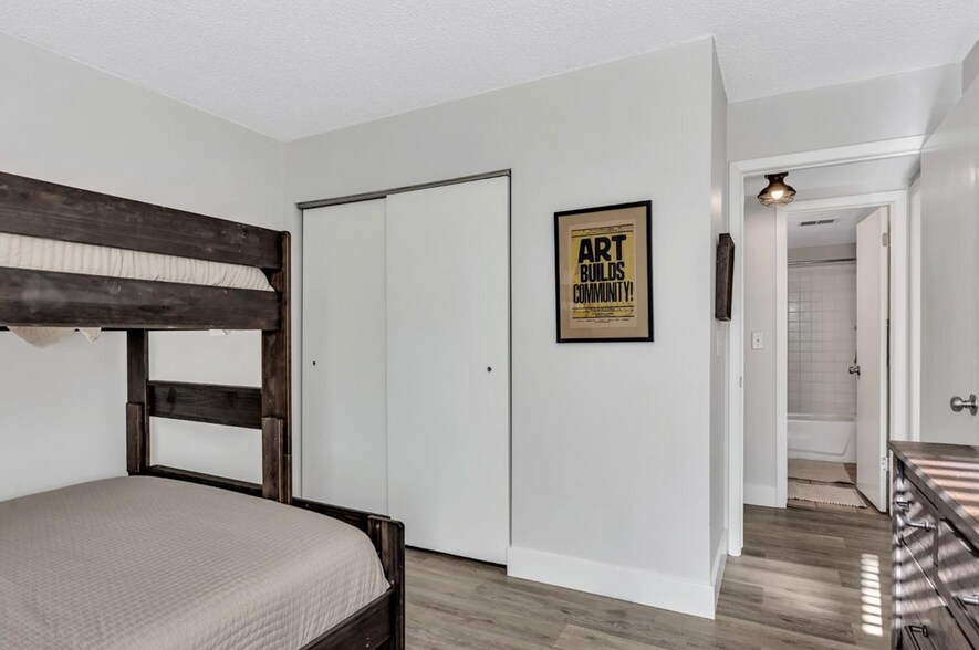 Building Photo - 1901 Clear Creek Dr