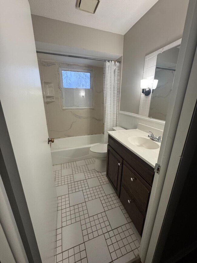 Building Photo - 5111 Cleveland Ave