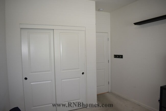 Building Photo - 1048 Merrimack St