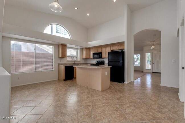 Building Photo - 42376 W Chisholm Dr