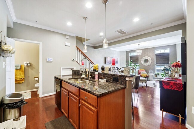 Building Photo - 910 Hall Station Dr