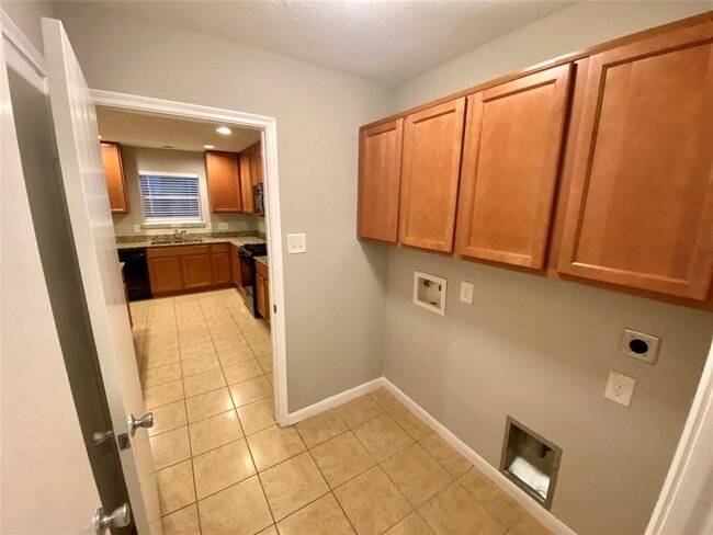 Building Photo - 16013 Sweetwater Fields Ln