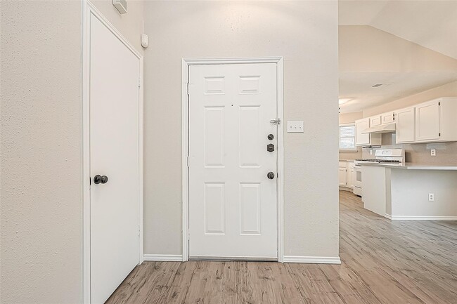 Building Photo - 9247 Autumnsong Dr