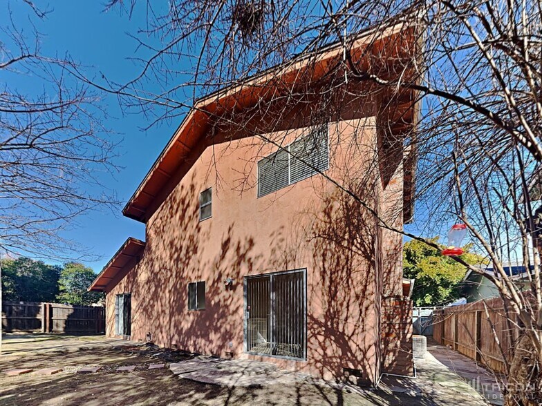 Building Photo - 62 S Lake Dr