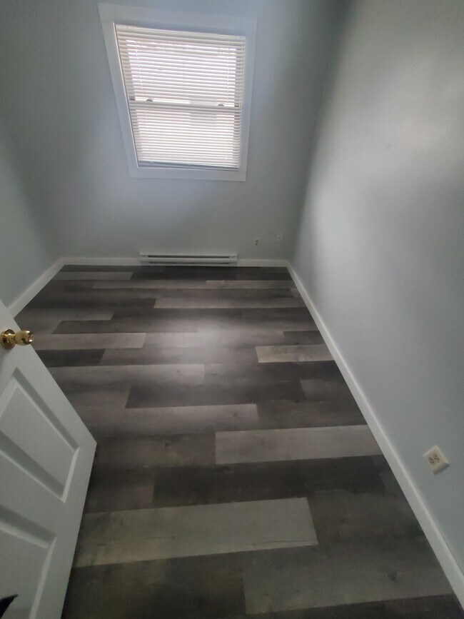 Building Photo - 426 18th Pl S